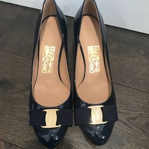 SOLD! NWOB Salvatore Ferragamo Varina Pump, Navy, 6.5c